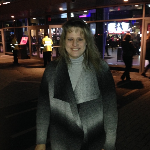 Meet your Posher, Sheryl - Picture 1 of 3